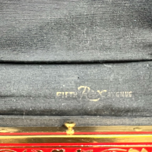 Vintage Black & Gold Case, Rex Fifth Avenue Red and Gold Makeup Compact - Picture 2 of 5